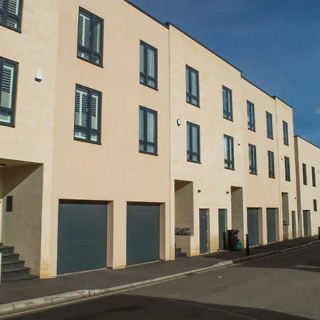 Solar Sanctuary- Skyline Balcony, City Centre, Three Floors, King Beds, Netflix And More! Bath Exterior photo