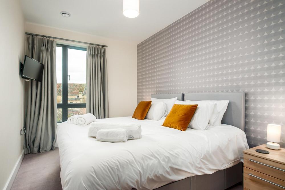Solar Sanctuary- Skyline Balcony, City Centre, Three Floors, King Beds, Netflix And More! Bath Exterior photo