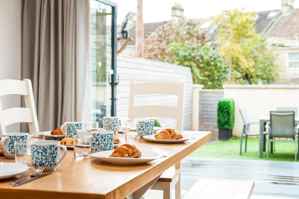 Solar Sanctuary- Skyline Balcony, City Centre, Three Floors, King Beds, Netflix And More! Bath Exterior photo