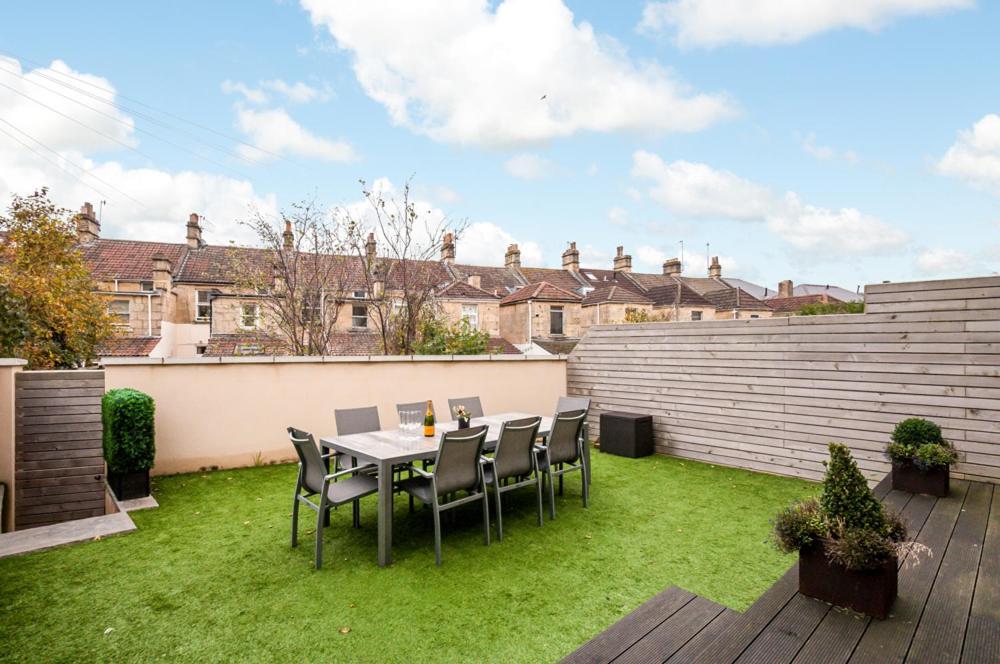Solar Sanctuary- Skyline Balcony, City Centre, Three Floors, King Beds, Netflix And More! Bath Exterior photo
