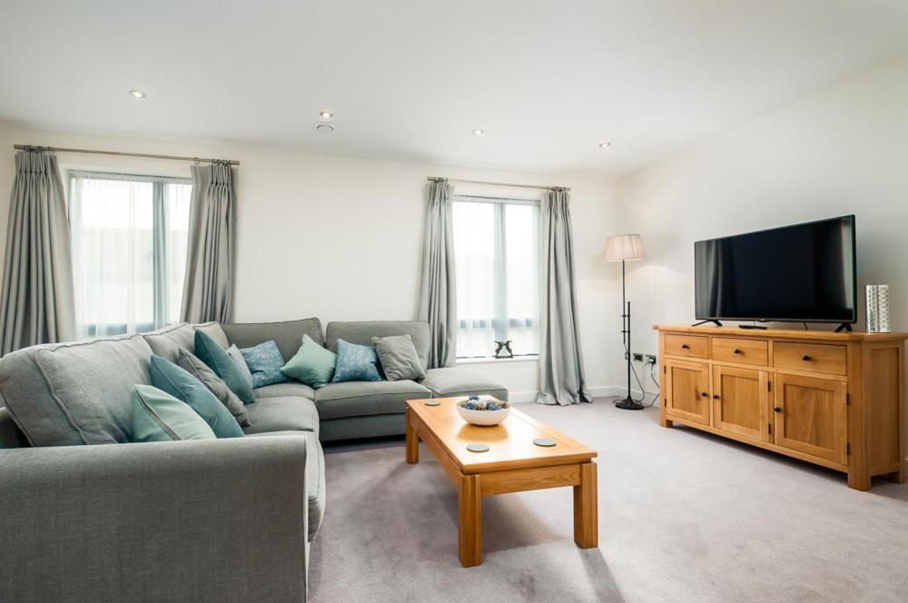 Solar Sanctuary- Skyline Balcony, City Centre, Three Floors, King Beds, Netflix And More! Bath Exterior photo